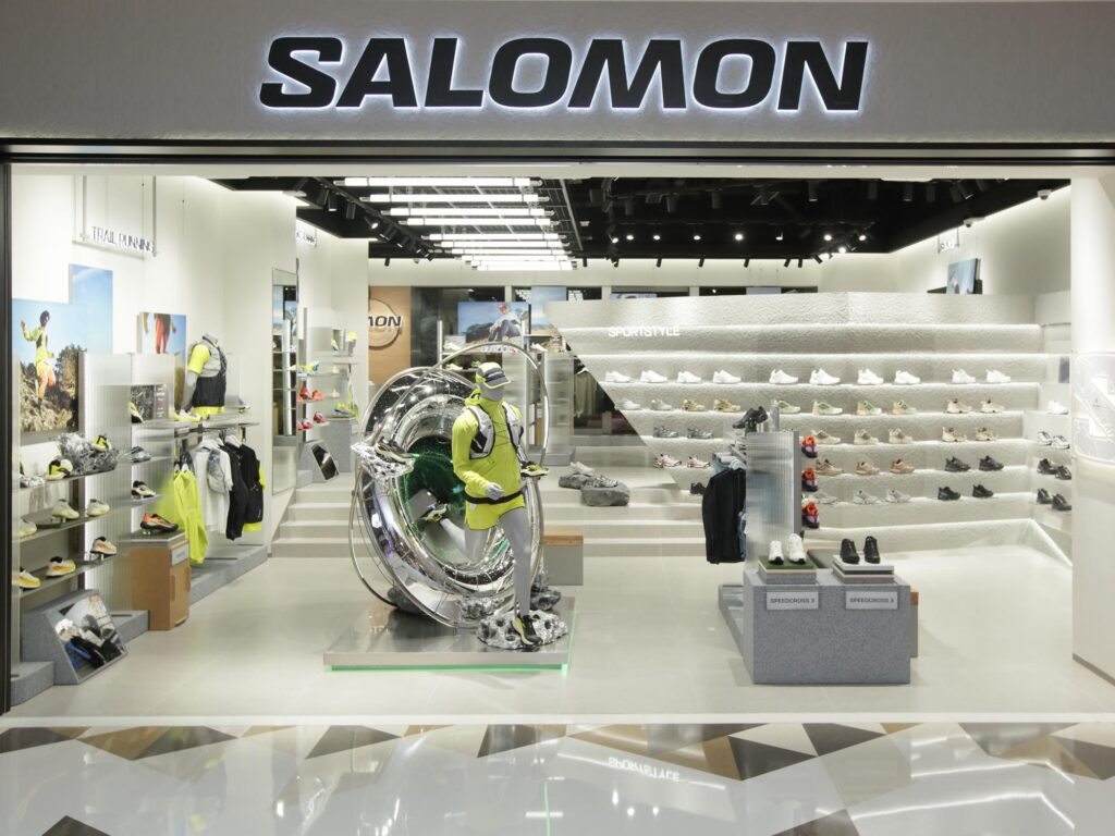 各界人士引頸以待的 SALOMON 香港首間概念户外零售店，已在 K11 Art Mall 盛大開幕！