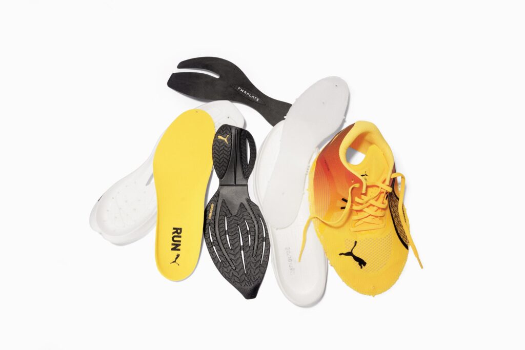 今回 PUMA 亦運用自家新科技，不到三個月把全碳板氮氣跑鞋 PUMA Deviate NITRO™ 升級至第三代，以發展速度籠絡各位，誓要成為跑迷「越戰越勇」的裝備！